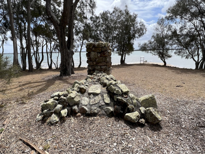 Sunset-Park-lime-kiln-and-double-seat-view-from-east-side-built-1929-1931