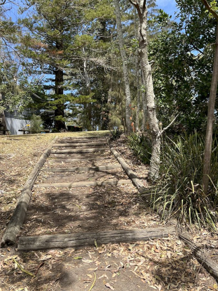 Sunset-Park-stairs-on-easter-side-of-park.-View-from-bottom-of-steps-looking-south