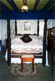 Tanilba House guest bedroom 2013